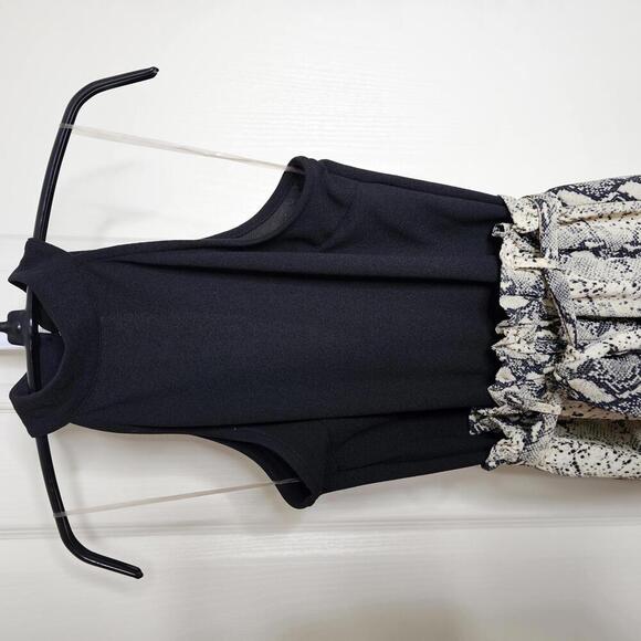 Stylish Black and Snake Print Jumper - Perfect for Any Occasion - Picture 3 of 9